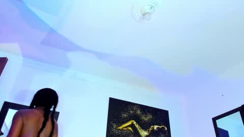 Kimberly Banks online show from February 5, 10:08 am