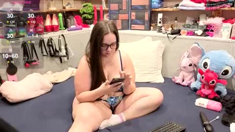 kimberlycaprice online show from November 29, 6:21 am