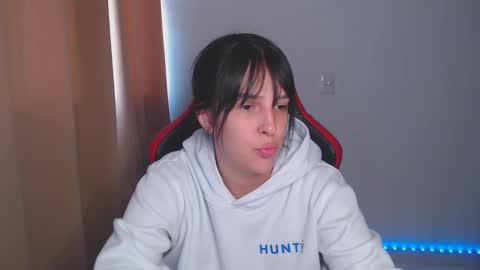 Kim 3 online show from January 22, 2:03 pm