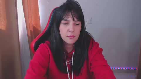 Kim 3 online show from January 3, 7:18 pm