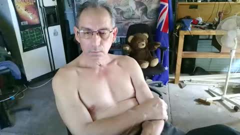 kimintheshed online show from April 5, 5:26 am