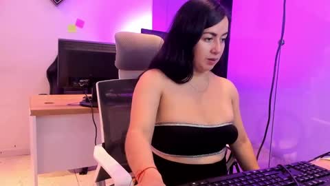 Camila online show from October 2, 2:05 pm