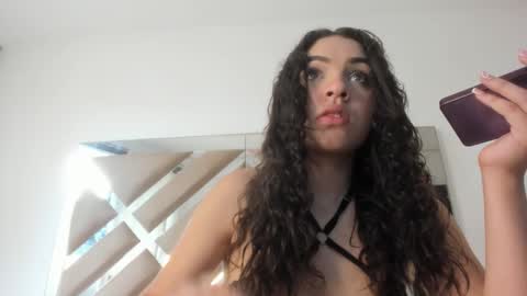 kimm_santos online show from February 8, 8:45 pm