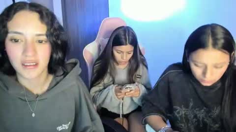 Snapshot of kimmi_foxy chatting on October 18, 12:04 am kimmi online show from October 18, 12:04 am