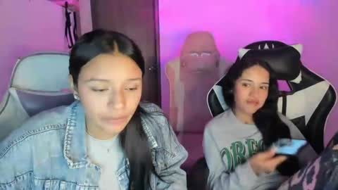 Snapshot of kimmi_foxy chatting on September 23, 11:44 pm kimmi online show from September 23, 11:44 pm