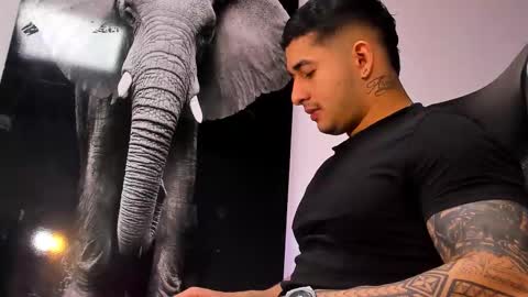 Angel Falconer online show from October 28, 3:18 am