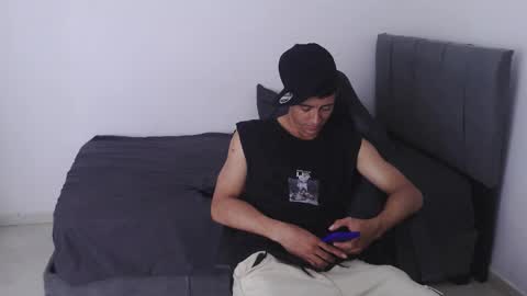 DOMINANT ALPHA KINGS online show from May 23, 8:38 pm