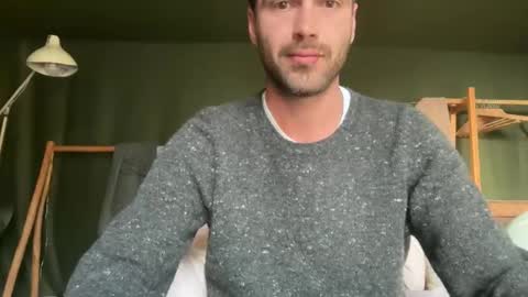 M online show from November 10, 2:42 pm