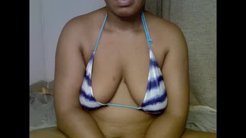 Snapshot of kinkyxxjuice chatting on October 28, 2:45 am kinkyxxjuice online show from October 28, 2:45 am