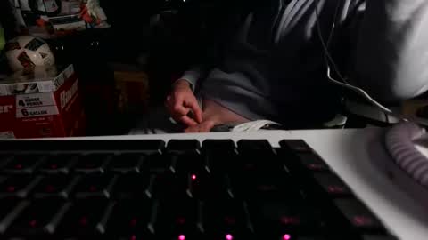 Kinky yng stud online show from April 16, 3:17 am