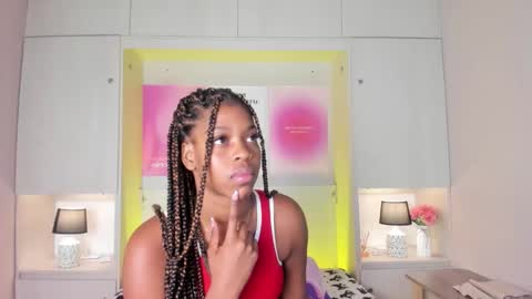 M A R A  online show from February 11, 11:25 am