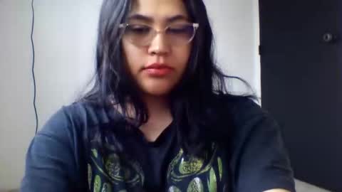 kion_and_valu online show from March 30, 2:39 pm