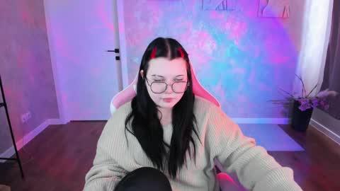 kira online show from April 9, 1:42 am