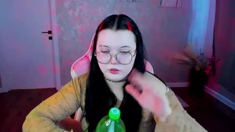 kira online show from April 3, 9:05 am