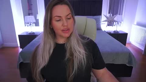 Kira online show from March 29, 7:59 pm