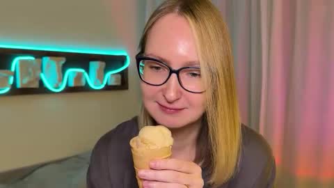 KiraFatex online show from September 13, 7:27 pm