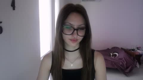 Snapshot of kirakittenn chatting on October 5, 10:01 am kirakittenn online show from October 5, 10:01 am