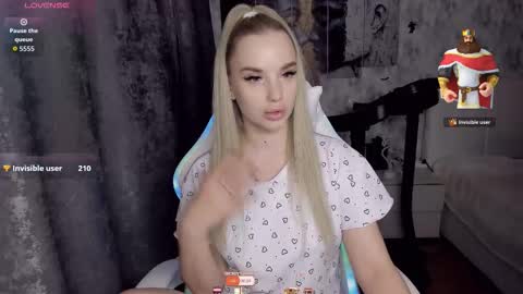 kirakrox online show from November 12, 7:27 pm