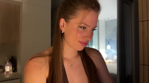 Kira online show from March 12, 3:05 pm