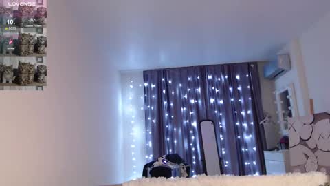 Kisi online show from December 6, 2:40 am