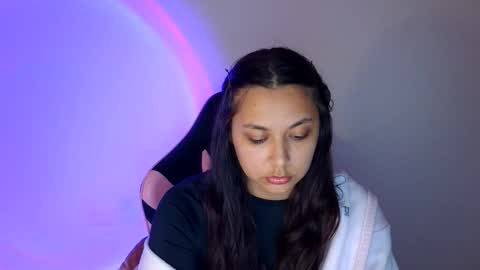 kiss_ameliaa online show from October 28, 10:27 am