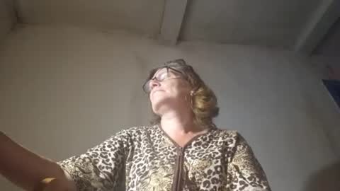 kissandvibe online show from August 1, 7:48 pm