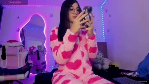 kisses_of_daniela online show from May 7, 4:08 am