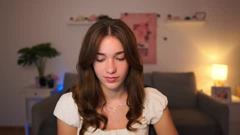 Snapshot of kissiecat chatting on September 19, 1:37 pm Sisi online show from September 19, 1:37 pm