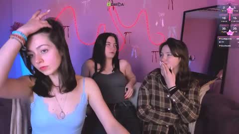 kitniss online show from April 10, 7:29 pm