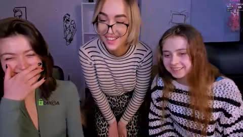 kitniss online show from January 16, 8:29 pm