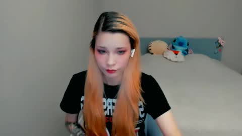 Snapshot of kitten_alisa chatting on October 13, 7:05 pm Alissa online show from October 13, 7:05 pm