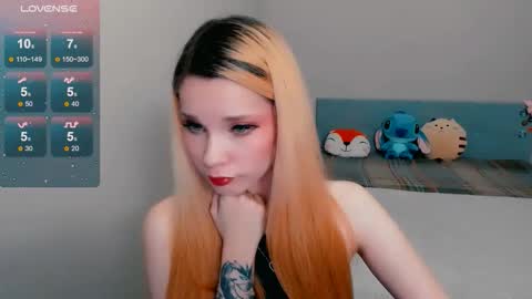 Snapshot of kitten_alisa chatting on October 15, 7:04 pm Alissa online show from October 15, 7:04 pm