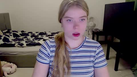 Jennyblonde and Emmabrunette online show from December 5, 5:12 pm