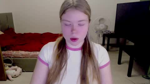 Jennyblonde and Emmabrunette online show from January 15, 1:41 pm