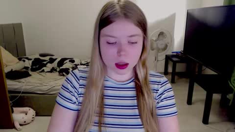 Jennyblonde and Emmabrunette online show from October 13, 1:57 pm