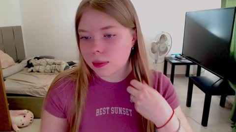 Jennyblonde and Emmabrunette online show from September 28, 12:14 pm