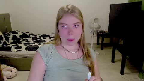 Jennyblonde and Emmabrunette online show from December 4, 3:04 pm