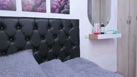 kitty_f00x online show from June 25, 7:41 pm
