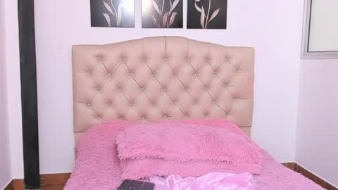 kitty_f00x online show from June 15, 8:45 pm