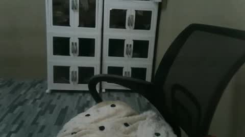 Snapshot of kitty_fussy chatting on October 13, 1:35 pm kitty_fussy online show from October 13, 1:35 pm