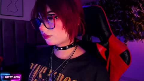 Camila online show from October 24, 2:45 am