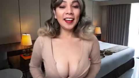 kelly online show from July 11, 4:43 pm