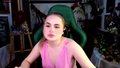 Snapshot of kitty_pantera chatting on October 19, 10:53 am kitty_pantera online show from October 19, 10:53 am