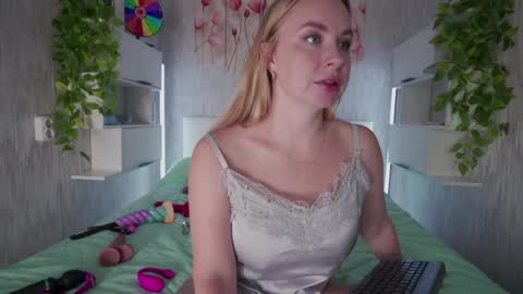 Kelsi and Ricky online show from May 9, 9:04 am