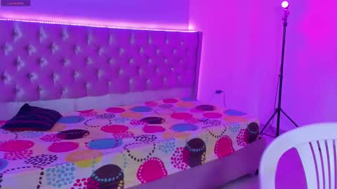 kitty_violet11 online show from February 11, 10:35 pm