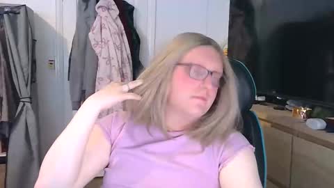 KittyEmerald online show from June 8, 7:48 pm
