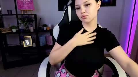 kittykriss_ online show from November 25, 3:38 am