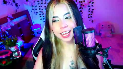 Kittyuwu  online show from February 25, 4:27 am