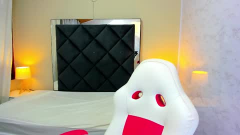 Snapshot of kittyy_babee chatting on October 6, 11:17 am kitty online show from October 6, 11:17 am