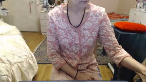 KiuminBerry online show from January 15, 7:39 am